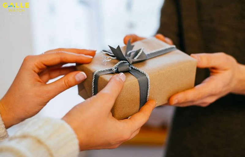 Top 12 món quà sinh nhật cho bạn gái giúp bạn luôn hoàn hảo trong mắt người yêu