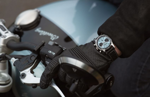 Đồng hồ Breitling Top Time bản đặc biệt kết hợp cùng hãng mô-tô trứ danh Triumph