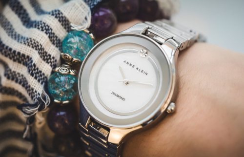 Đánh giá đồng hồ Anne Klein xuất xứ Mỹ có tốt không?