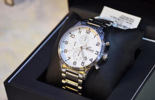 Đồng hồ Hugo Boss - Phân biệt và đánh giá chi tiết