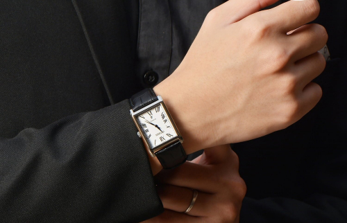 Đồng hồ mặt vuông Citizen - Mẫu sản phẩm được ưa thích nhất?