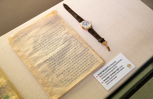 Frederique Constant Vietnam Limited Edition 2020 vinh dự được trưng bày tại di tích Hoàng Thành Thăng Long 