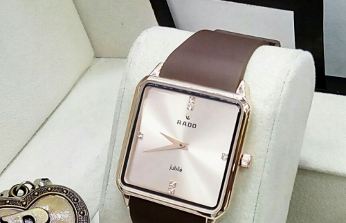 Top 5 đồng hồ Rado mặt vuông thời trang và độc đáo tại Galle