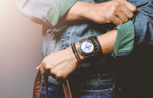 [Tips] Cách mix đồng hồ với vòng tay nam cực trendy và sành điệu