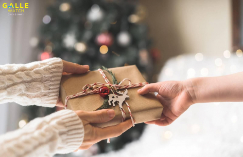Gợi ý 12 món quà noel cho bạn gái lãng mạn khiến nàng khóc trong hạnh phúc