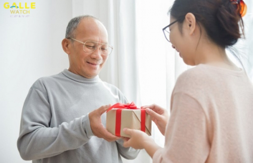8 món quà tặng bố ý nghĩa và thiết thực nhất