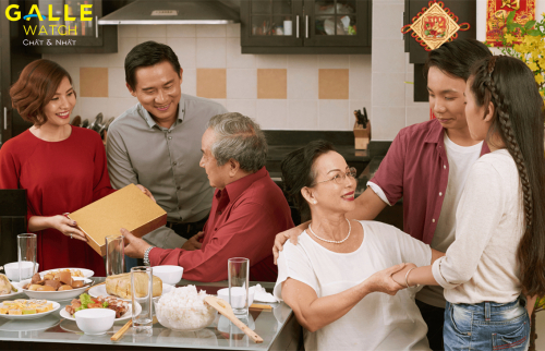 15+ món quà Tết cho bố mẹ chồng để bạn mãi là nàng dâu thảo
