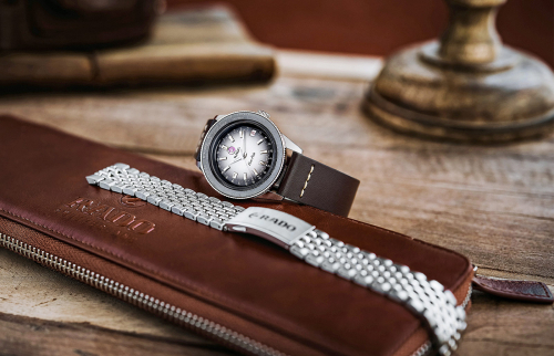 Đồng hồ Rado Captain Cook Over-Pole: Phiên bản giờ thế giới ấn tượng của Rado