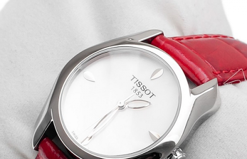 Điểm mặt 7 đồng hồ Tissot dây da nữ đẹp khó cưỡng