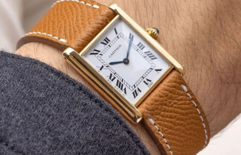 Đồng hồ dáng Tank là gì? Điểm nhấn của sự khác biệt
