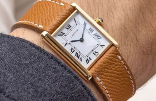 Đồng hồ dáng Tank là gì? Điểm nhấn của sự khác biệt