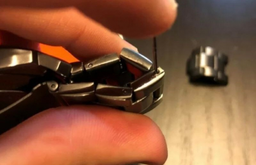Cách nới dây đồng hồ tại nhà đúng cách, vừa cổ tay