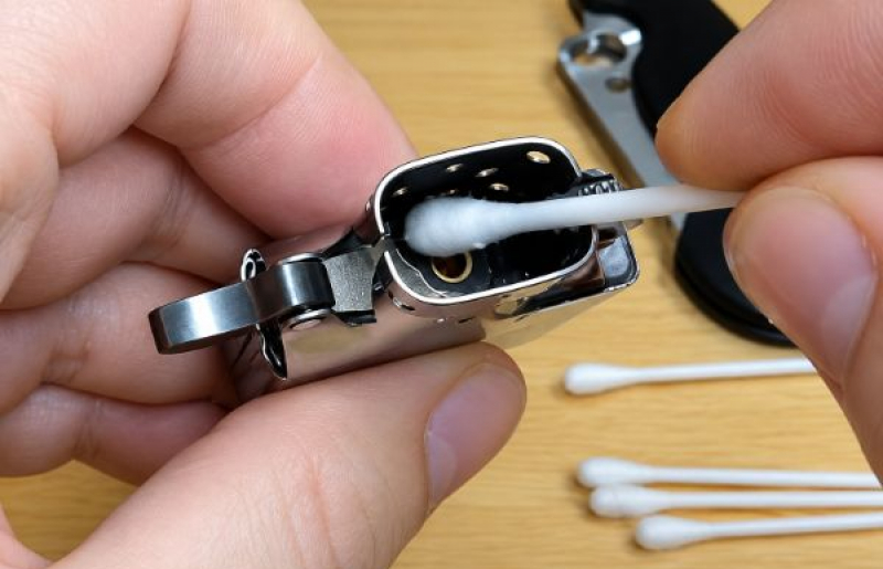 Bật mí cách vệ sinh bật lửa Dupont an toàn, hiệu quả