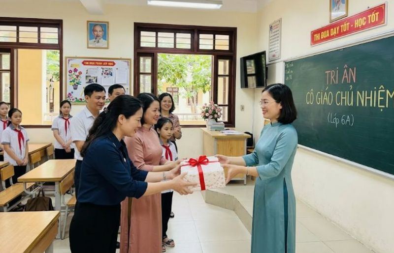 Gợi ý quà tặng giáo viên cuối năm học tinh tế, thiết thực và đong đầy ý nghĩa tri ân
