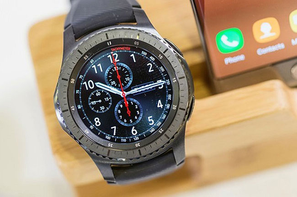 dong-ho-thong-minh- Samsung Gear S3 Frontier-5