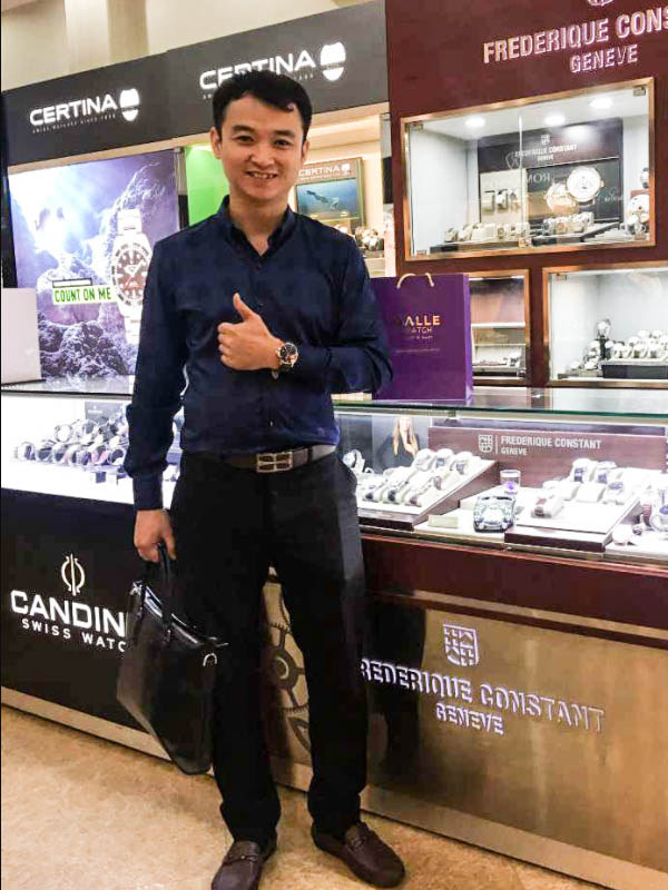 Anh Nguyễn Quang Huy mua đồng hồ tại Galle Watch