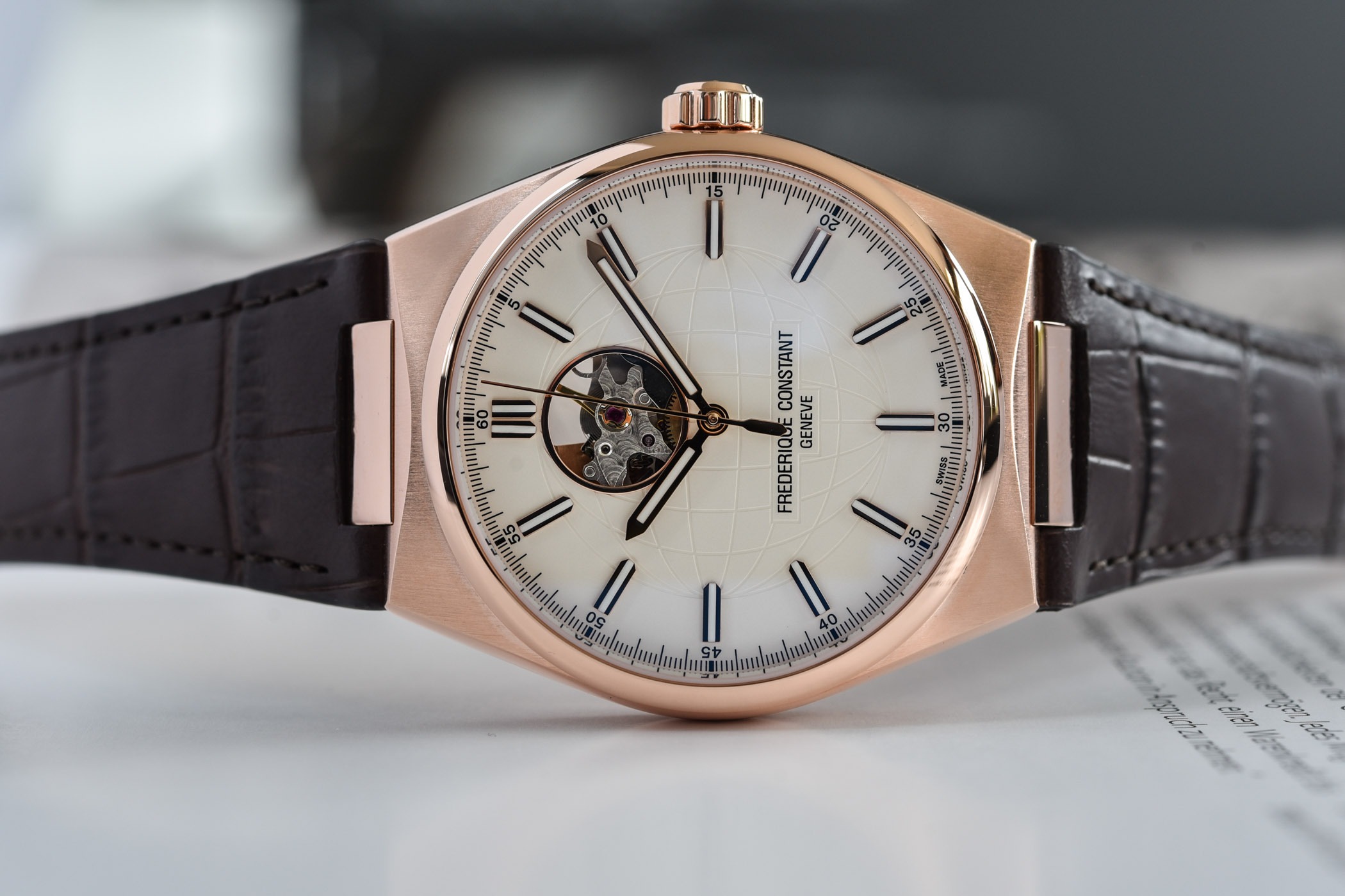 bo-suu-tap-Highlife-dong-ho-Frederique-Constant-4