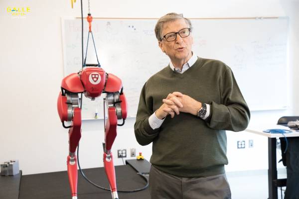 Bill Gates - Nhà đồng sáng lập/ cựu CEO của Microsoft đeo Casio Duro