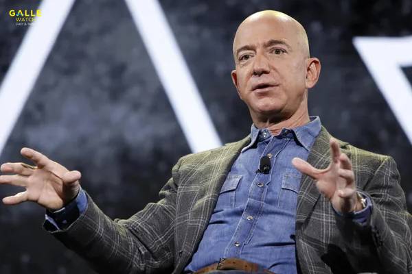 Jeff Bezos - Giám đốc điều hành của Amazon đeo Ulysse Nardin