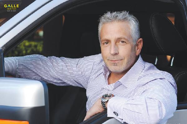 Tony Aquila - Cựu Giám đốc điều hành của Solera Holdings đeo Omega