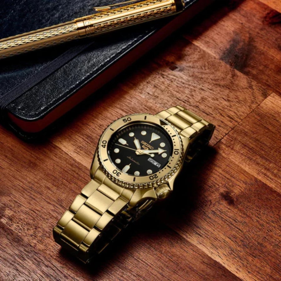Seiko 5 chém cánh vẫn giữ nguyên được những đặc điểm nổi bật của dòng Seiko 5 Sport