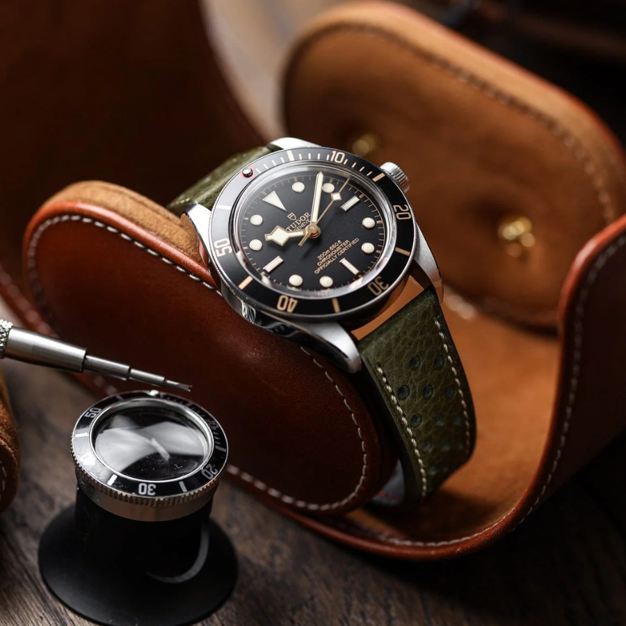 5 bước thuộc da dây đeo đồng hồ