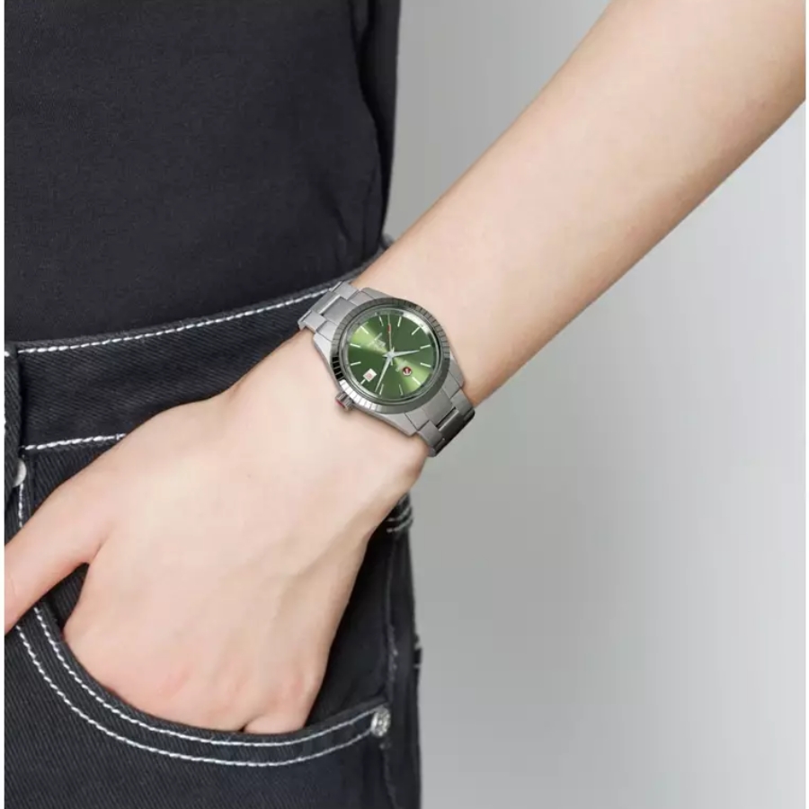 Đồng hồ Nữ Rado HyperChrome Classic Automatic R33103314