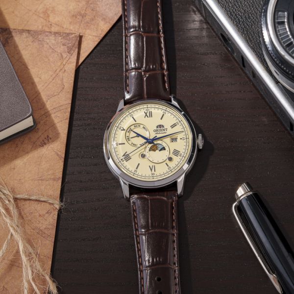 Đồng Hồ Nam ORIENT Classic Sun and Moon RA-AK0803Y30B