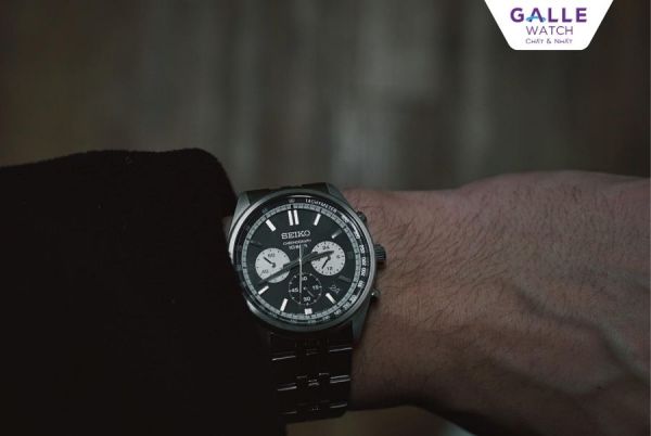 Seiko Quartz Chronograph nổi bật với sự chính xác tuyệt đối