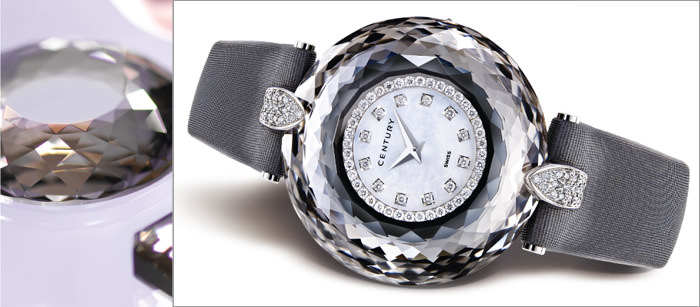 Kính sapphire khối là dạng kính cao cấp nhất, toàn bộ cấu trúc đều là sapphire đặc