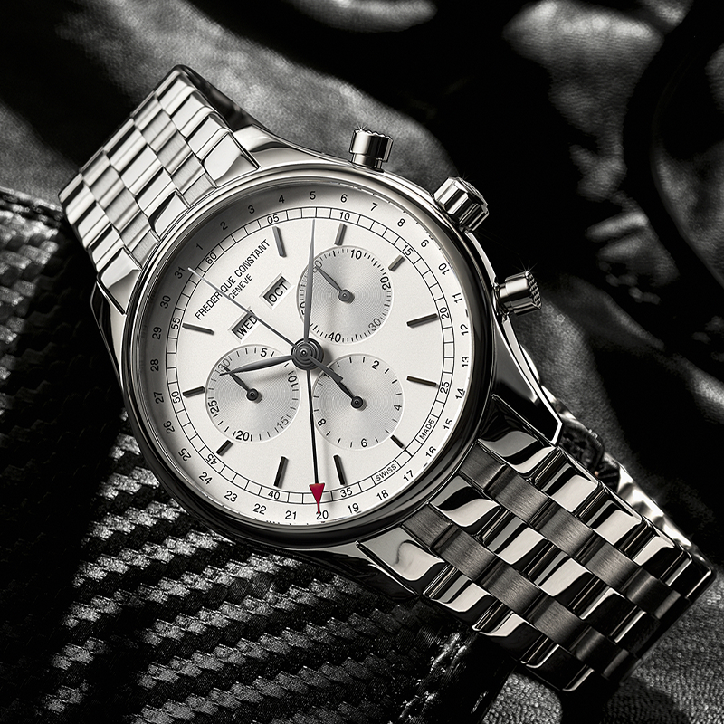 Đồng hồ lịch 3 chức năng có các nút ấn hoặc vị trí đặc biệt trên núm vặn