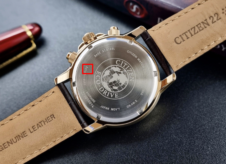 Quan sát mã bộ máy trên đồng hồ Citizen 