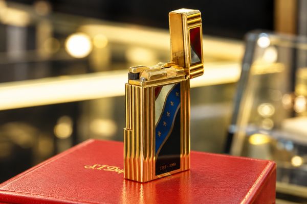 bật lửa dupont cũ