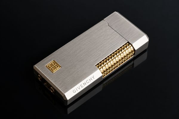 bật lửa givenchy của nước nào