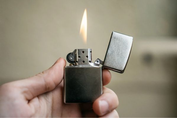 cách sửa bật lửa bị kẹt