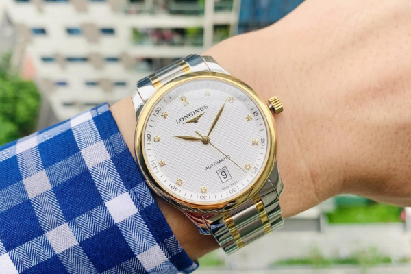 Tissot Le Locle Powermatic 80 với mặt số xanh và họa tiết Guilloché