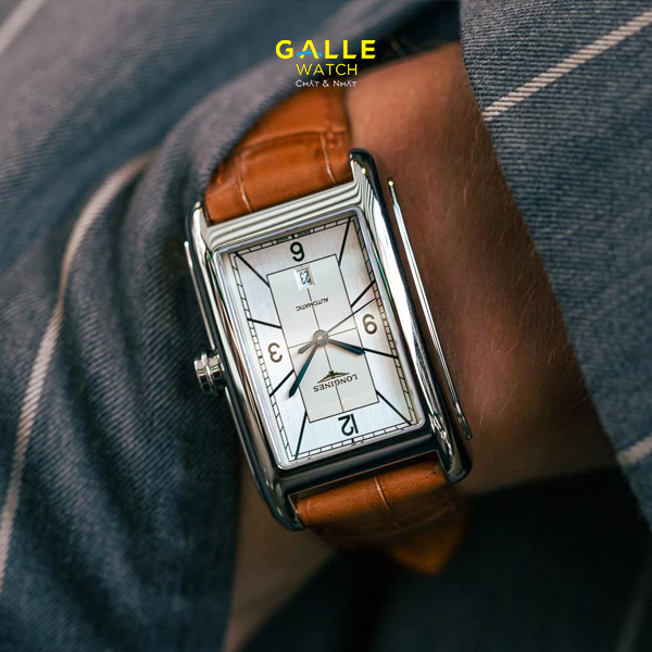 Thiết kế mặt chữ nhật đặc trưng của dòng Longines DolceVita