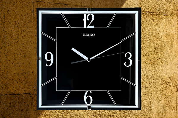 SEIKO QXA821KR