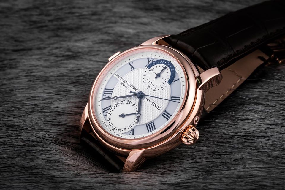 đồng hồ thông minh lai với truyền thống của Frederique Constant Hybrid Manufacture rất đặc biệt