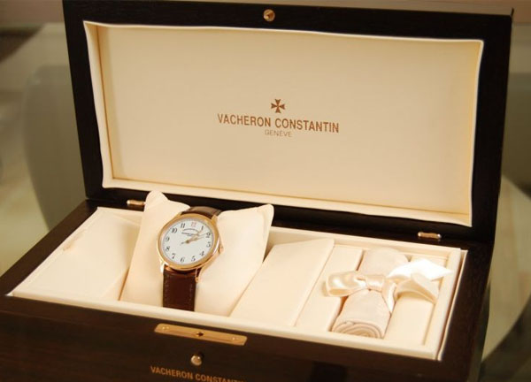 cach-nhan-biet-dong-ho-vacheron-constantin-chinh-hang