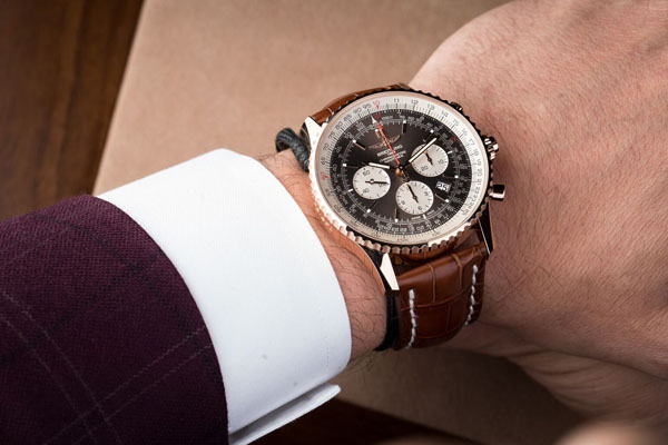 dong-ho-breitling-cua-nuoc-nao