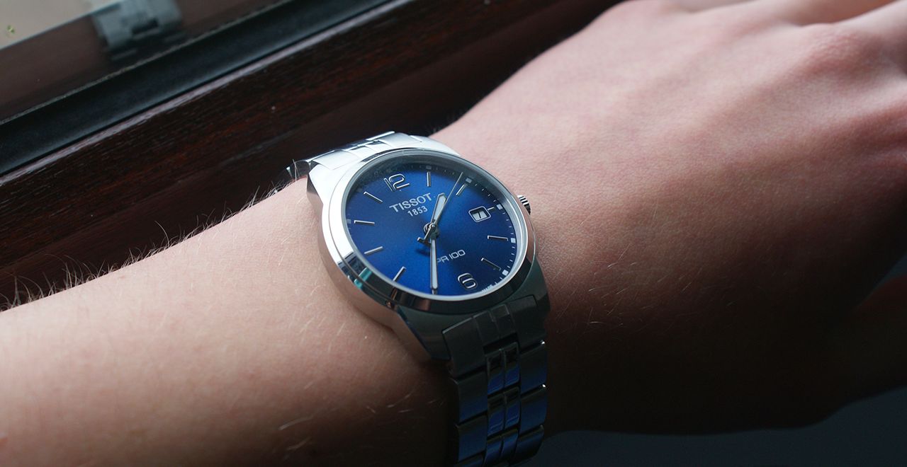 dong-ho-tissot-mat-xanh-2