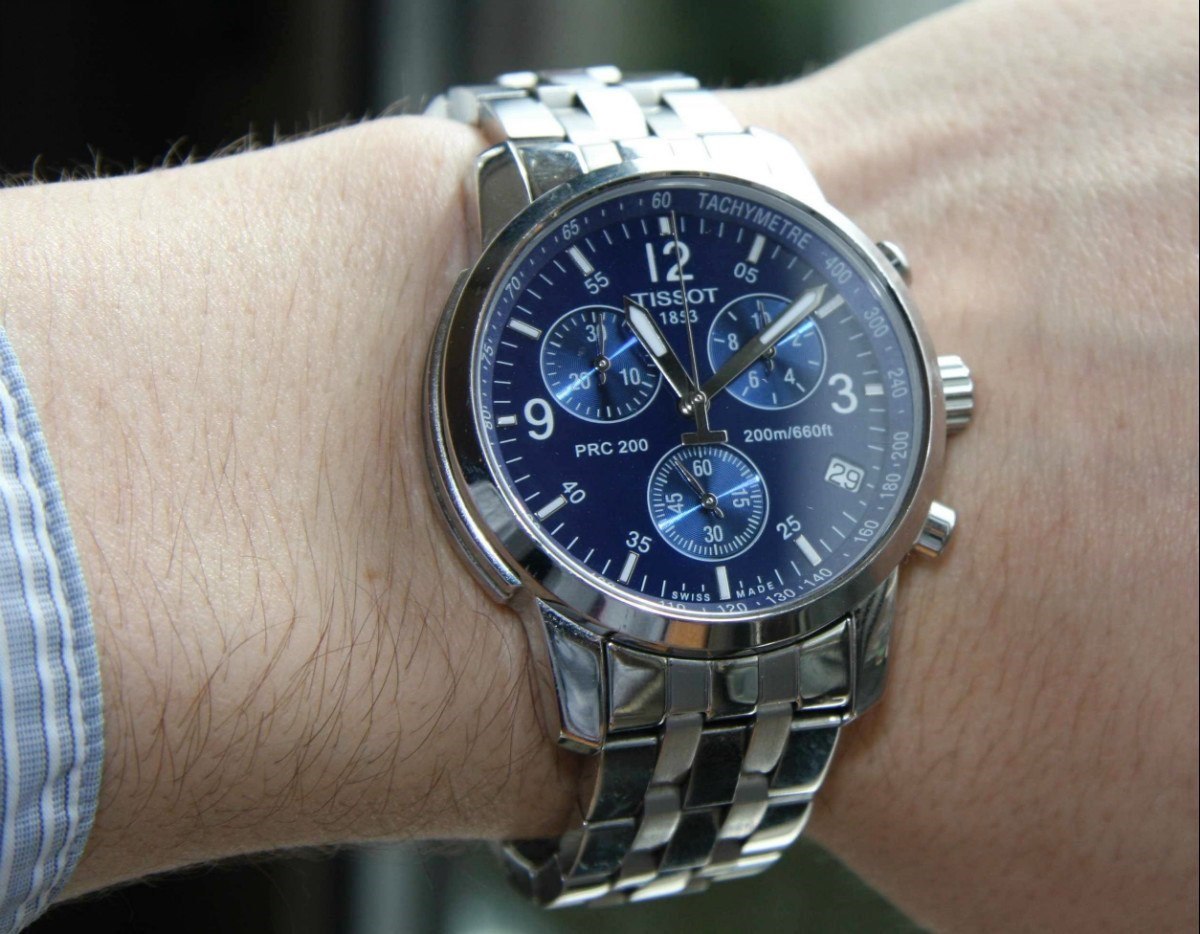 dong-ho-tissot-mat-xanh-4