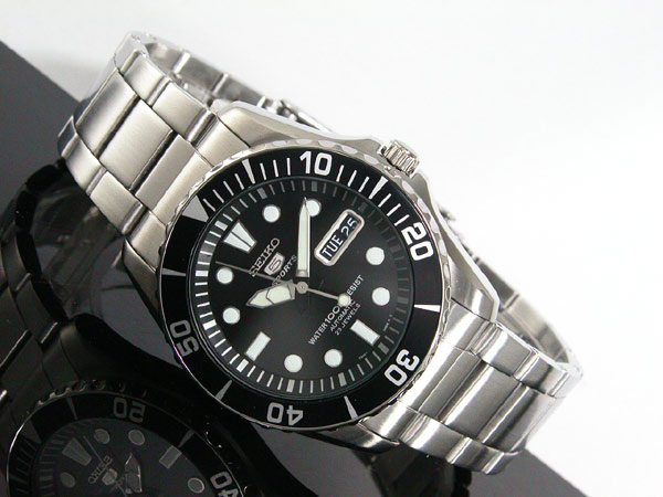mat-dong-ho-seiko-5-sports-snzf17k1.jpg
