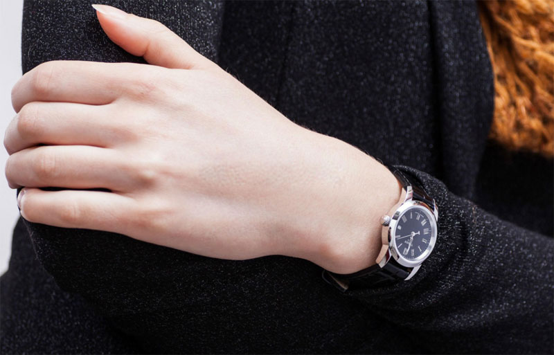 Chiếc đồng hồ nữ rực rỡ với thiết kế độc đáo và chất liệu cao cấp