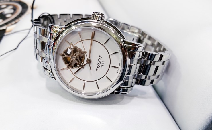 Mẫu đồng hồTissot dây kim loại nổi bật và thanh lịch