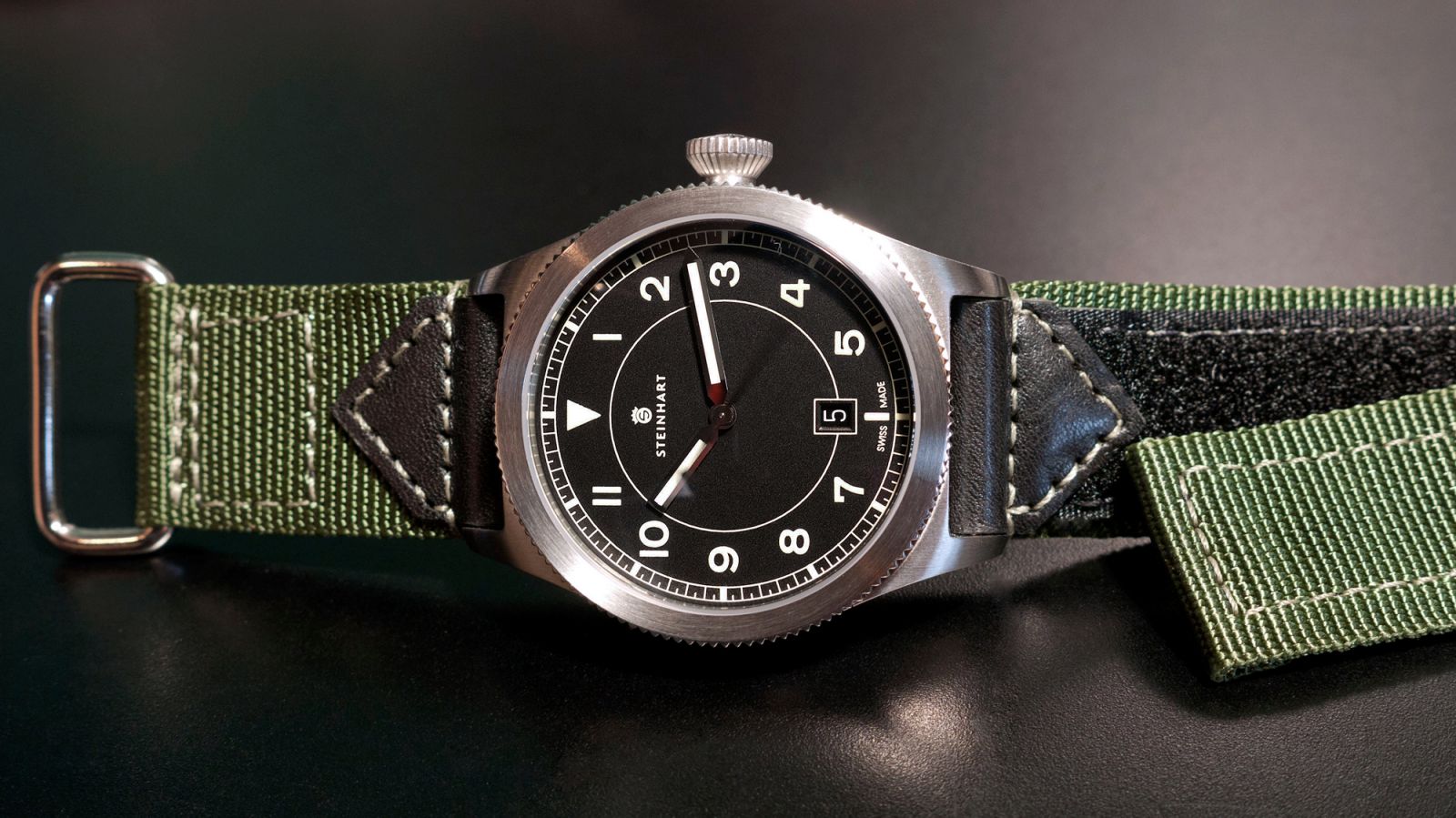 thiet-ke-dong-ho-steinhart.jpg