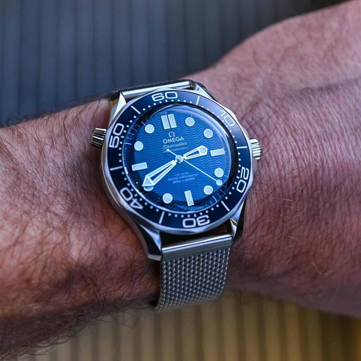 Phiên bản đặc biệt kỷ niệm 60 năm loạt phim James Bond của Omega