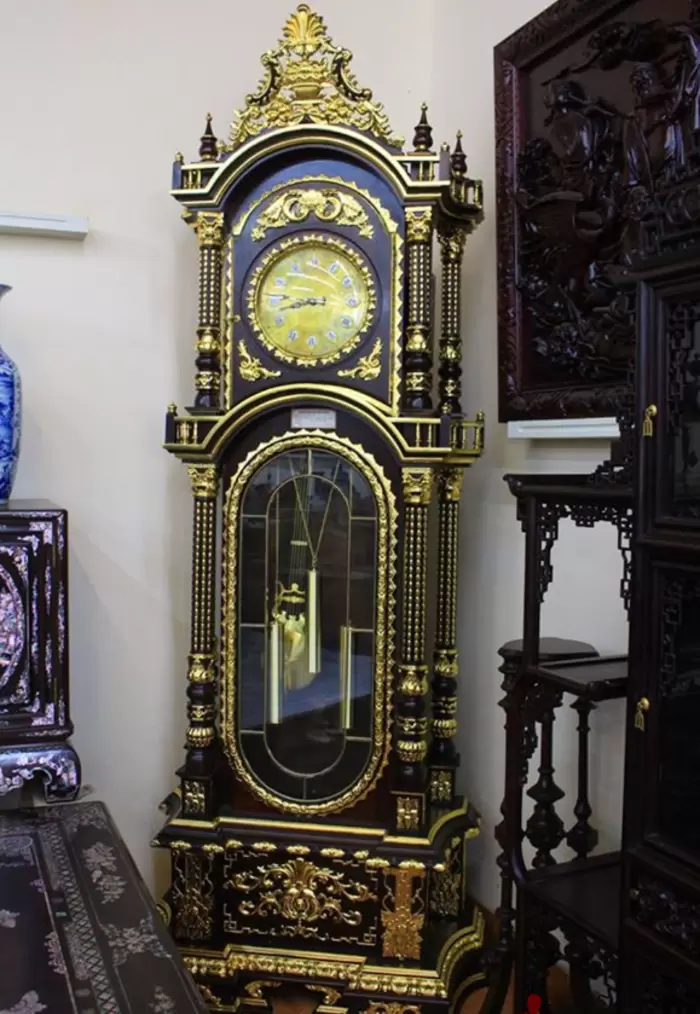 Đồng hồ cây gỗ phòng khách dát vàng gỗ gụ 