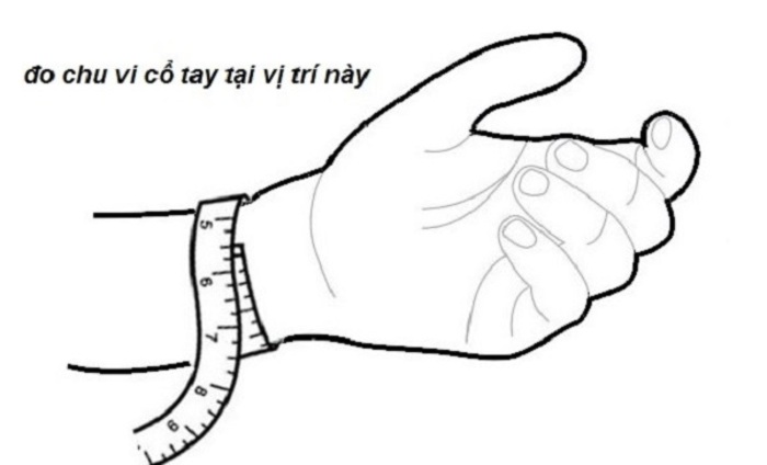 Đo chu vi cổ tay để chọn kích thước phù hợp